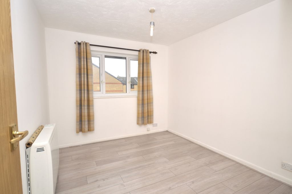 Property photo 2 of 5 5