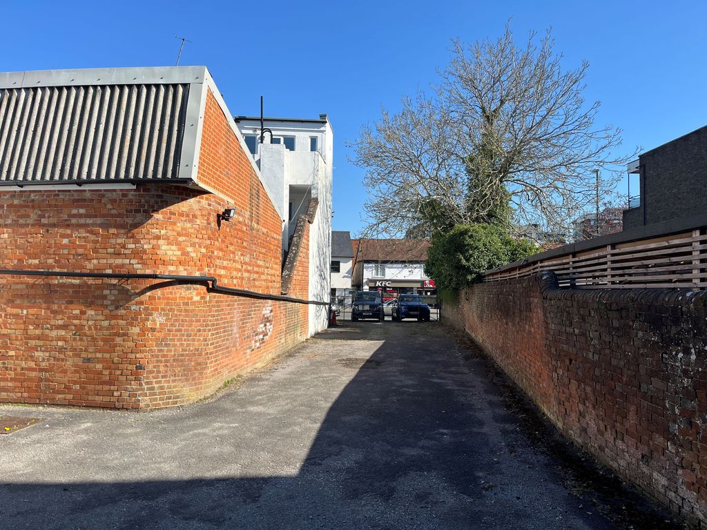 Property photo 2 of 4