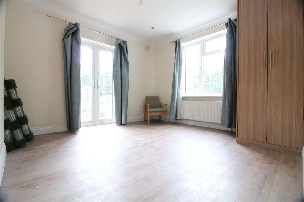 Property photo 1 of 10 6E5C1B7D-93A4-4F33-8D73-3571156A13C9.Jpeg