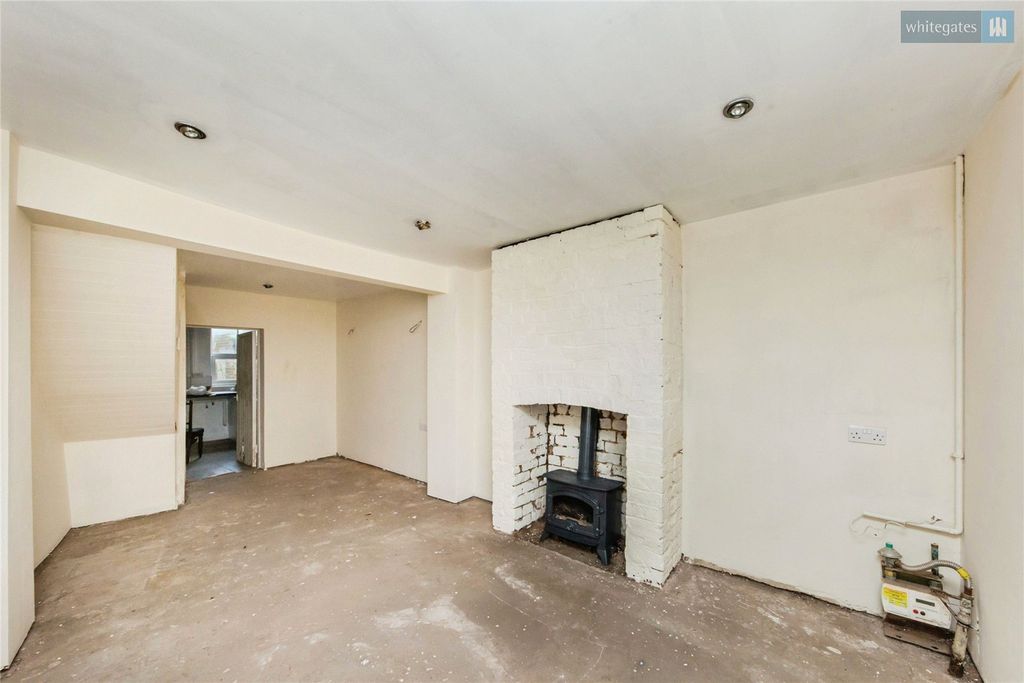 Property photo 2 of 11 Picture No. 15