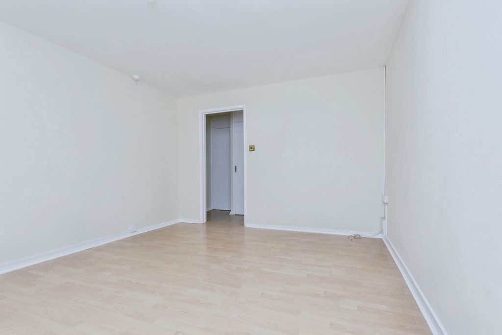 Property photo 3 of 15 Photo