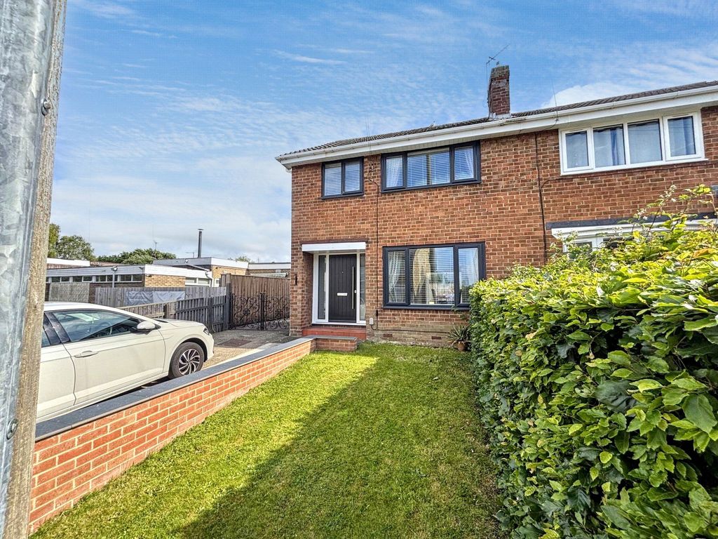 Property photo 2 of 27