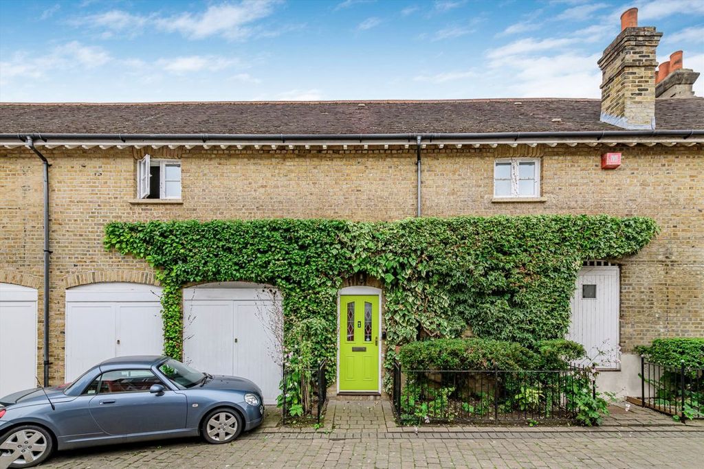 Property photo 1 of 11