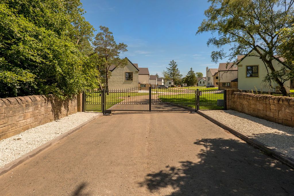 Property photo 1 of 35