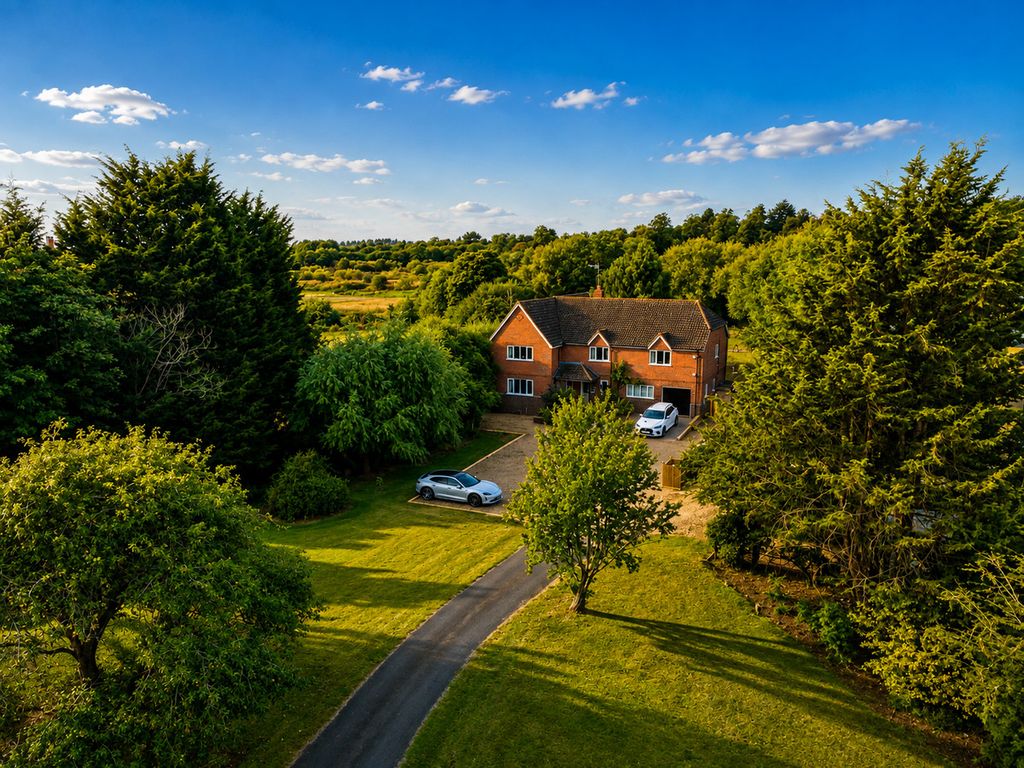 Property photo 2 of 33