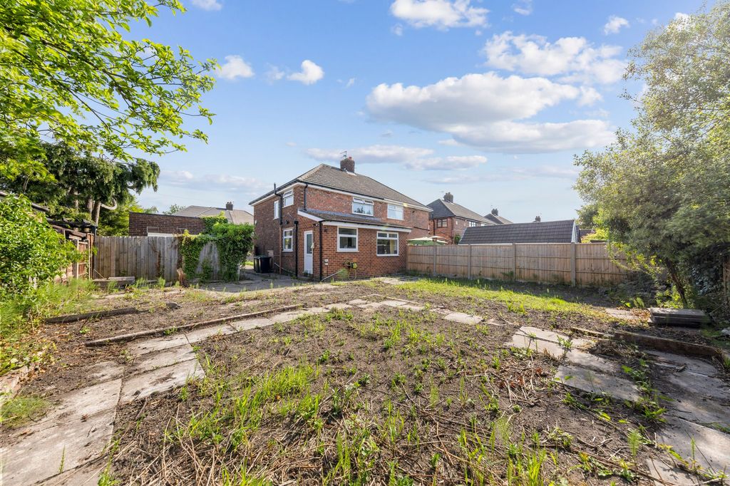 Property photo 2 of 27