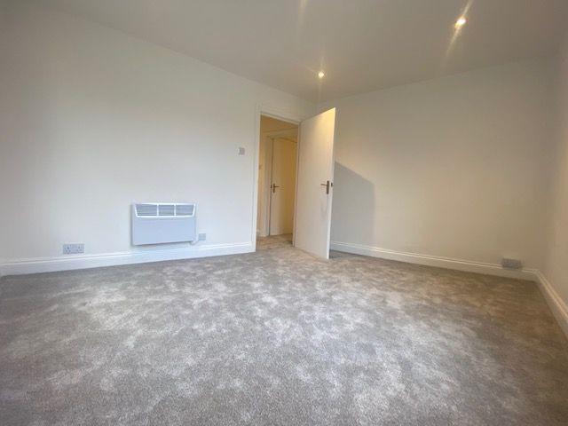 Property photo 1 of 6 Living Room