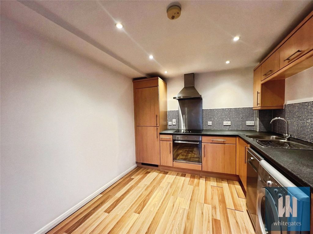 Property photo 2 of 14 Picture No. 19