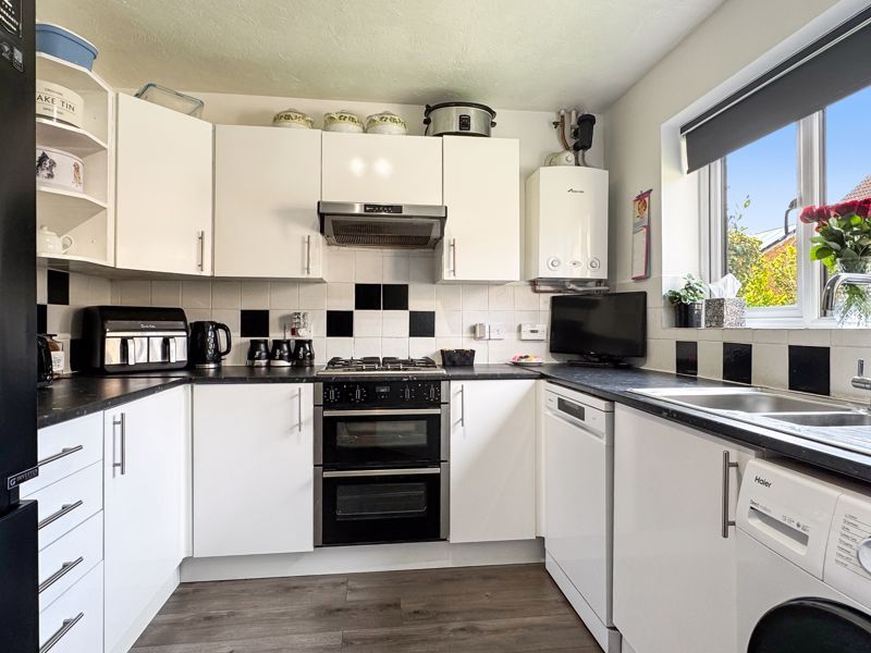 Property photo 2 of 9 Photo 8