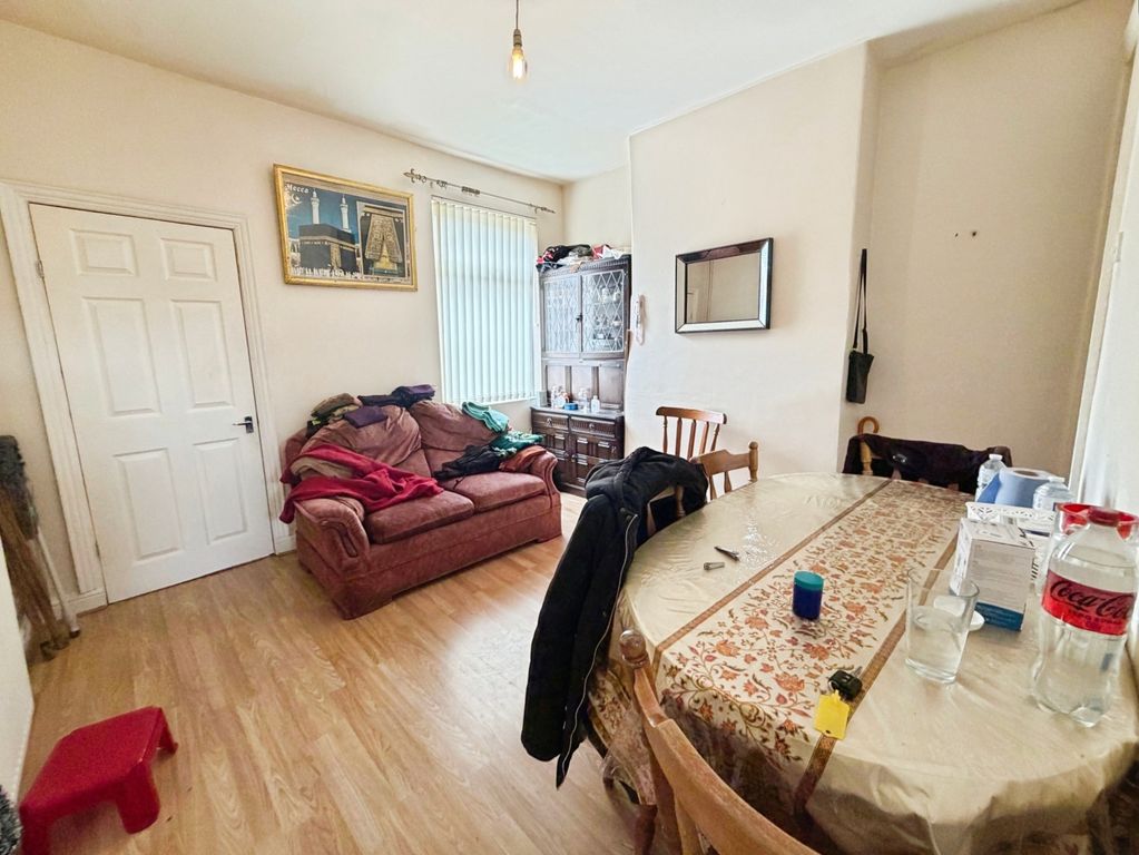 Property photo 3 of 9 Dining Room
