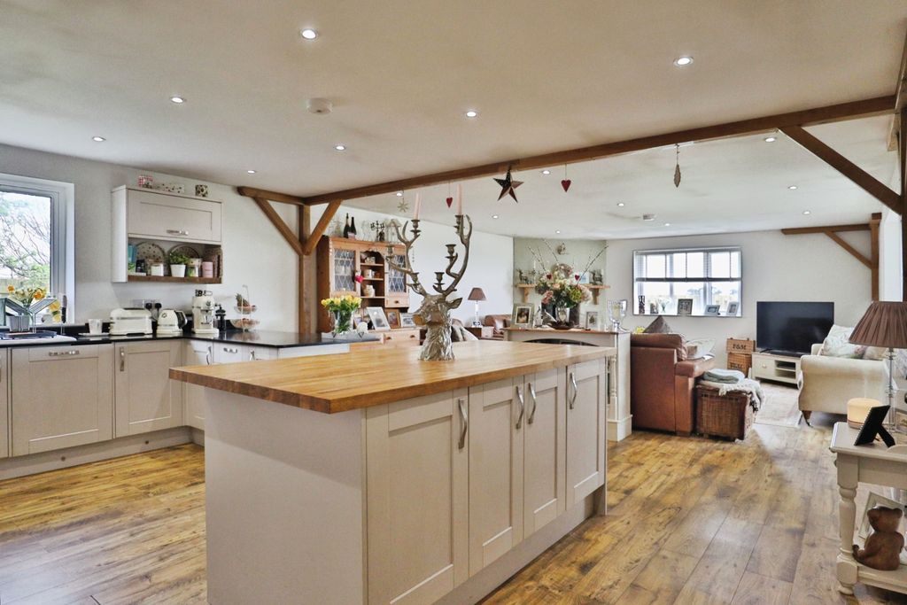 Property photo 1 of 23 Kitchen