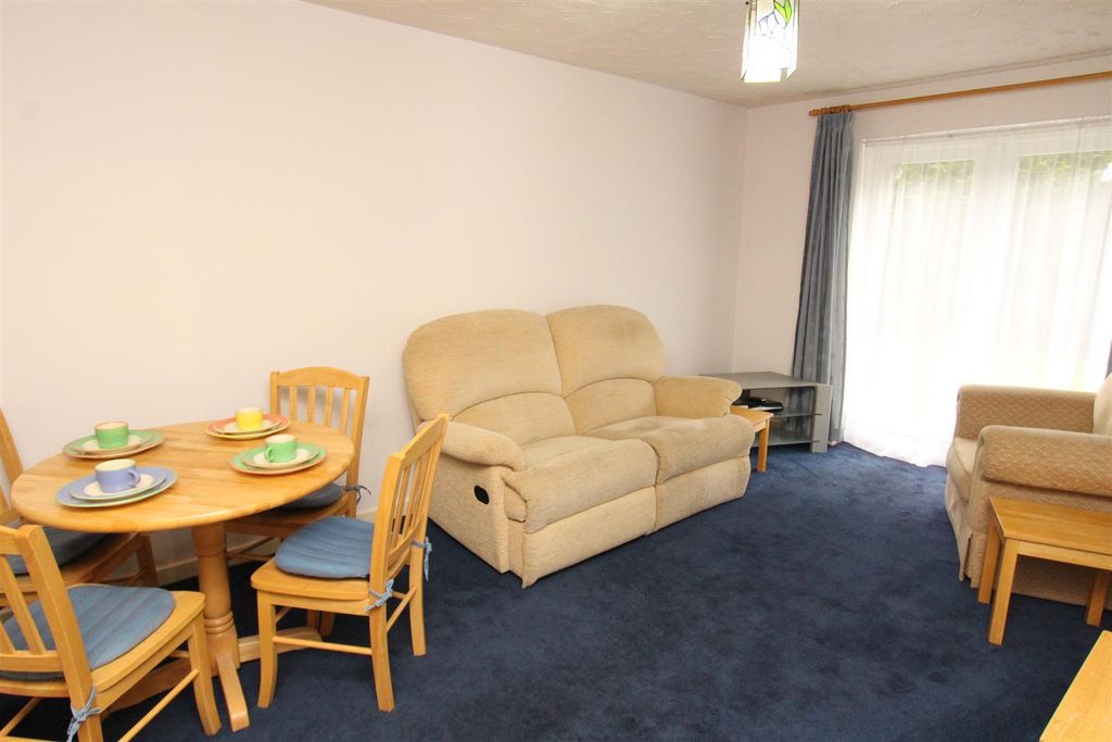 Property photo 2 of 6