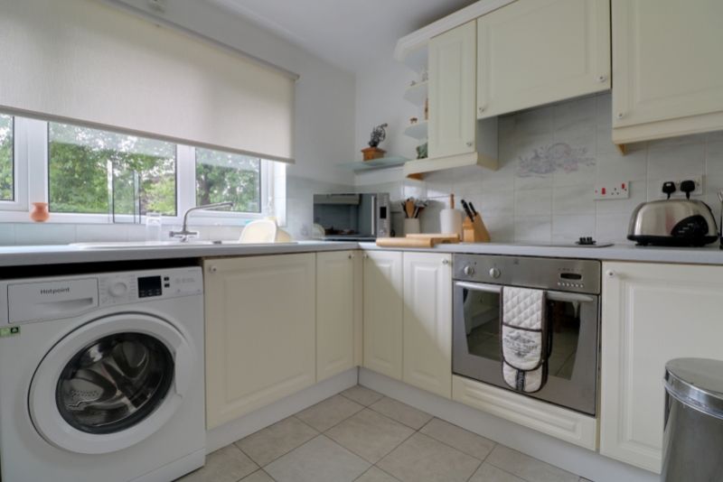 Property photo 3 of 14 Img_1884-Img_1886
