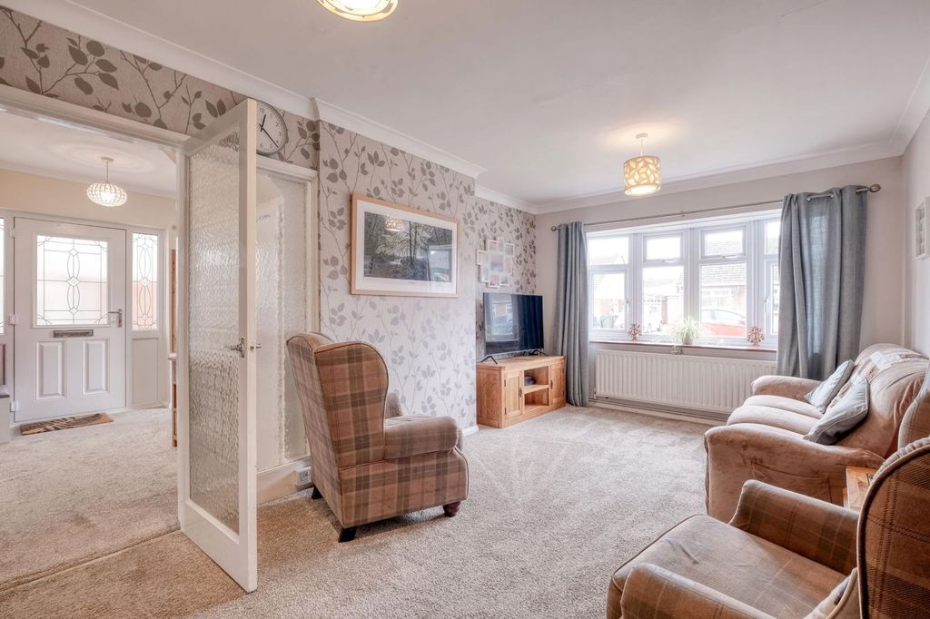 Property photo 2 of 19