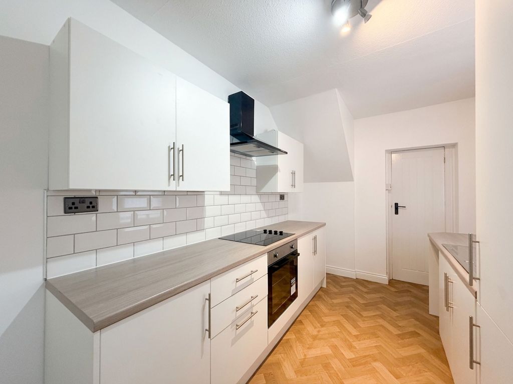 Property photo 1 of 8 Kitchen