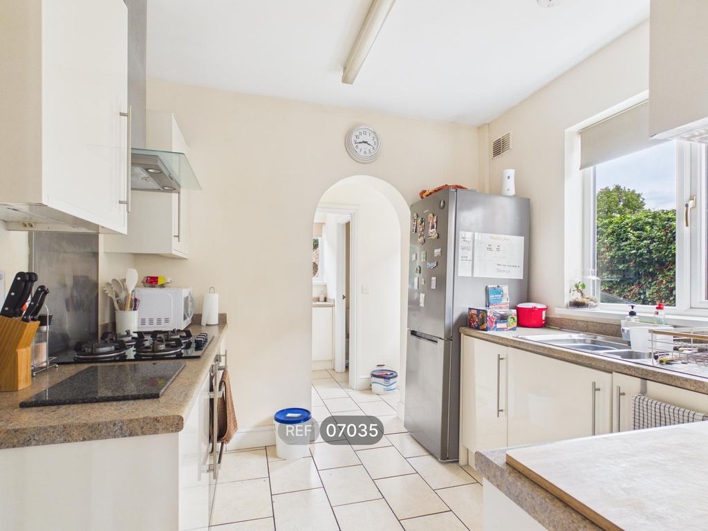 Property photo 3 of 21 Kitchen