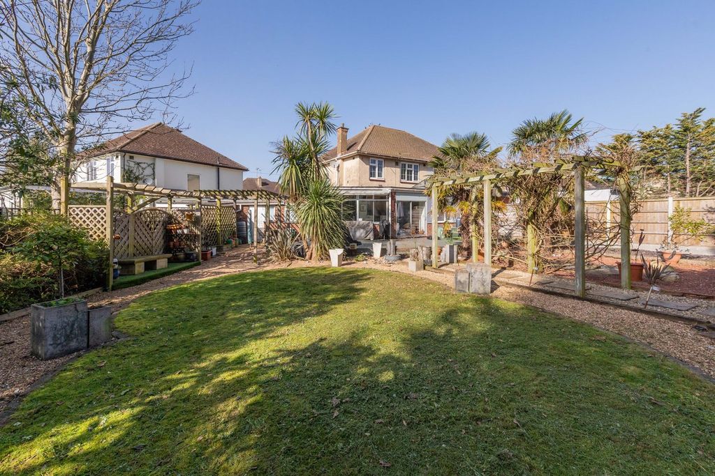 Property photo 2 of 18