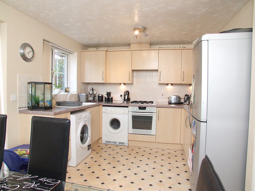 Property photo 2 of 10 Kitchen