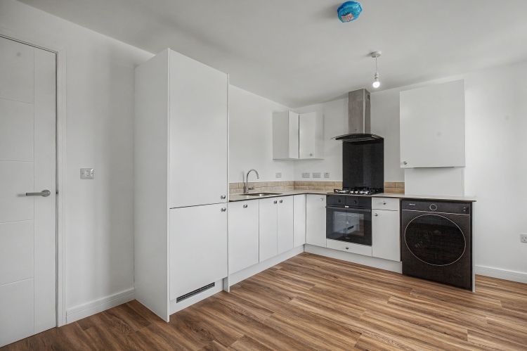 Property photo 3 of 7 327760