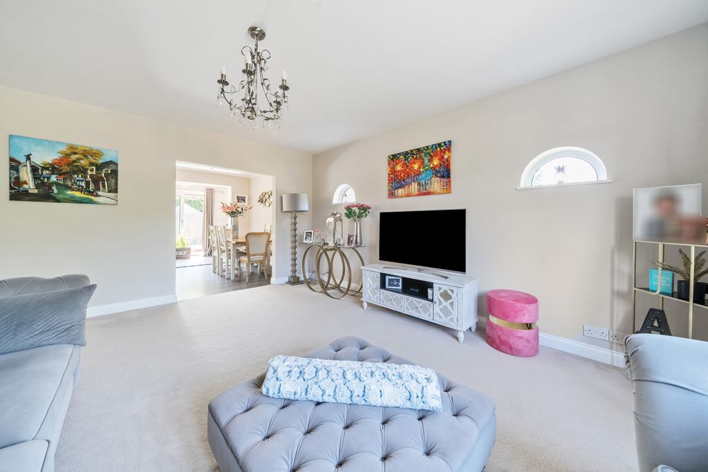 Property photo 2 of 23 1339682-21-689B43...