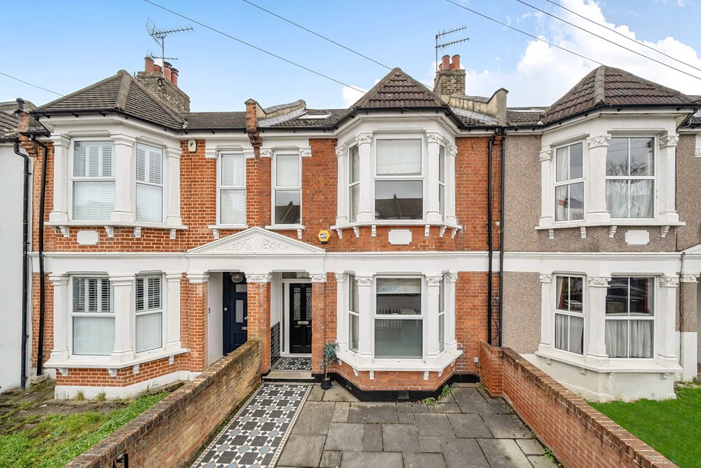 Property photo 1 of 23 External