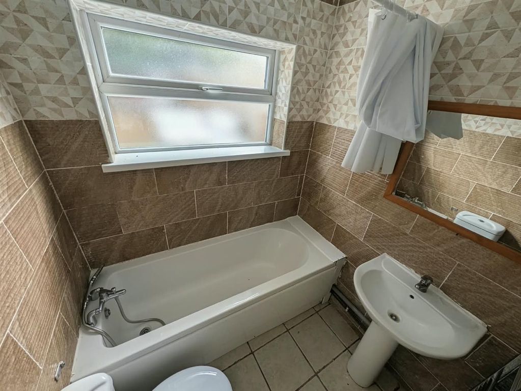 Property photo 3 of 7 F0c233d5-84Fa-4Edc-821E-99d09491F092.Jpg