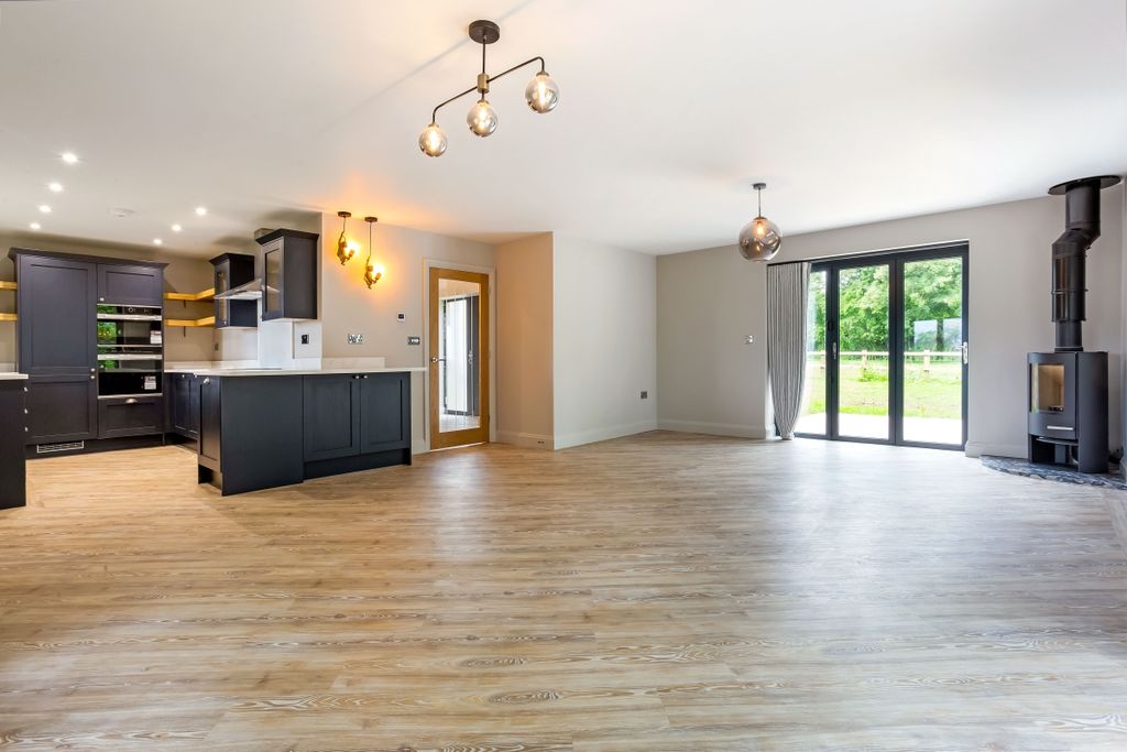 Property photo 2 of 12 The Mead 299524 (42)