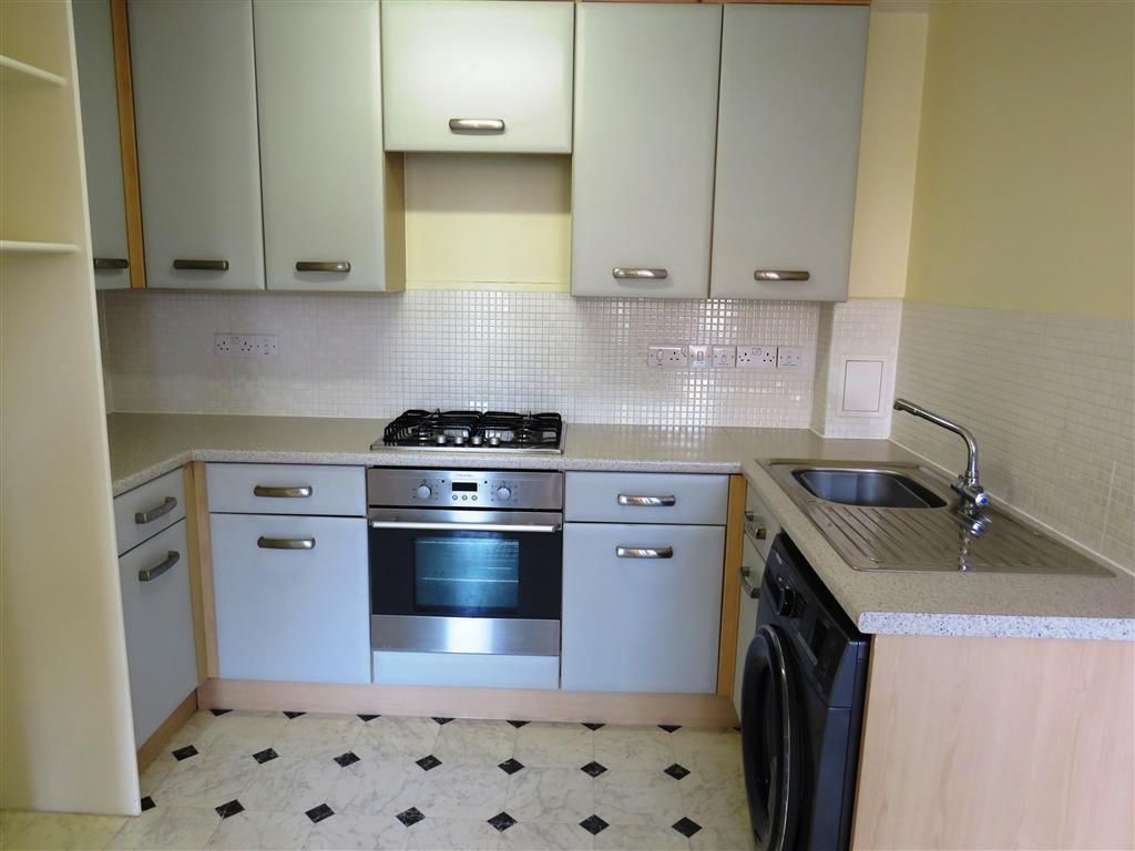 Property photo 3 of 7 Kitchen
