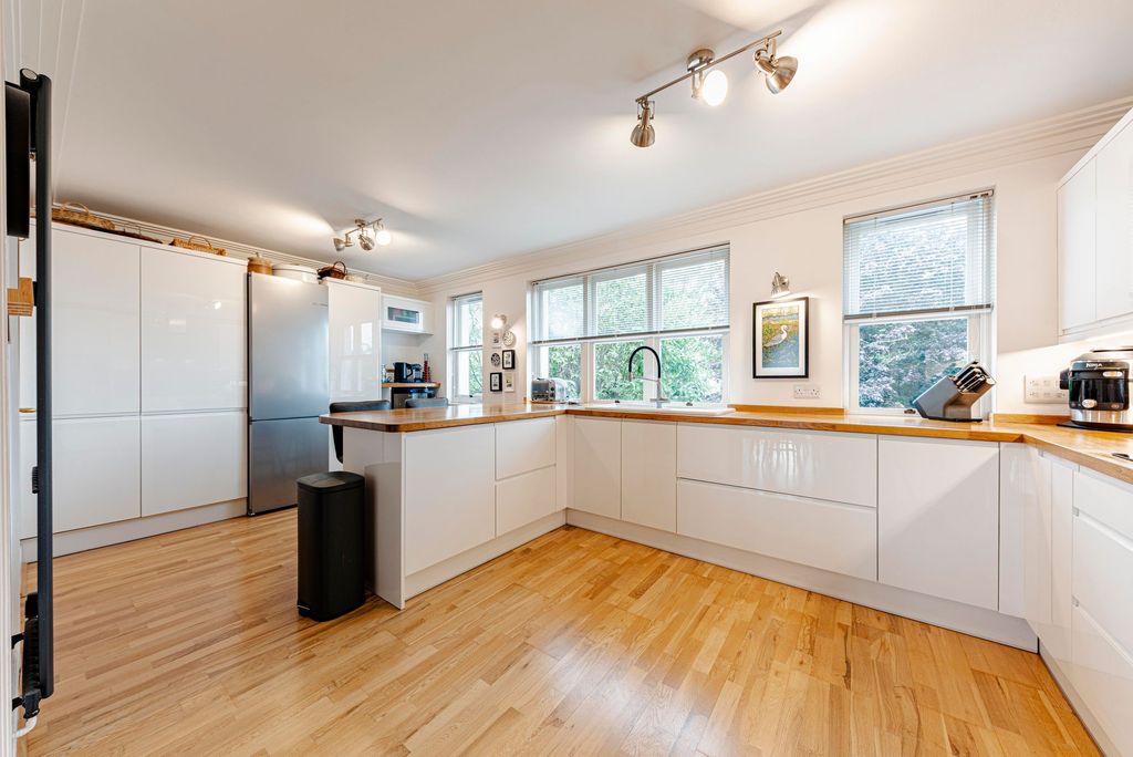 Property photo 3 of 55 Kitchen (1)
