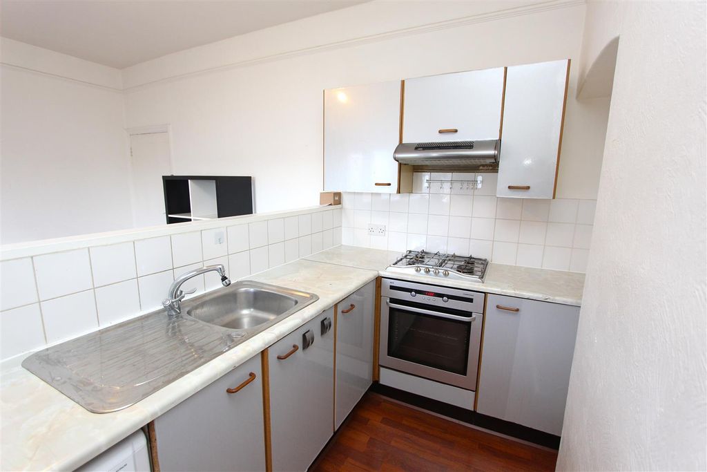 Property photo 3 of 4 Kitchen