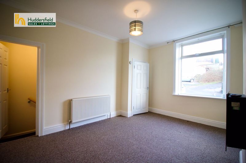 Property photo 3 of 12 Livingroom2