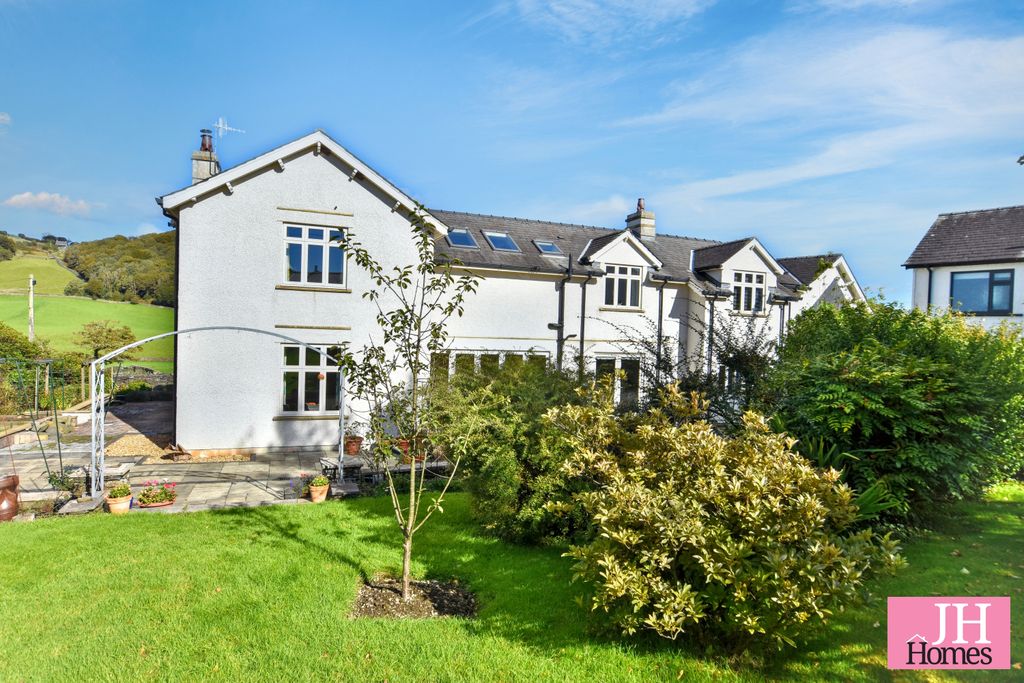 Property photo 1 of 53
