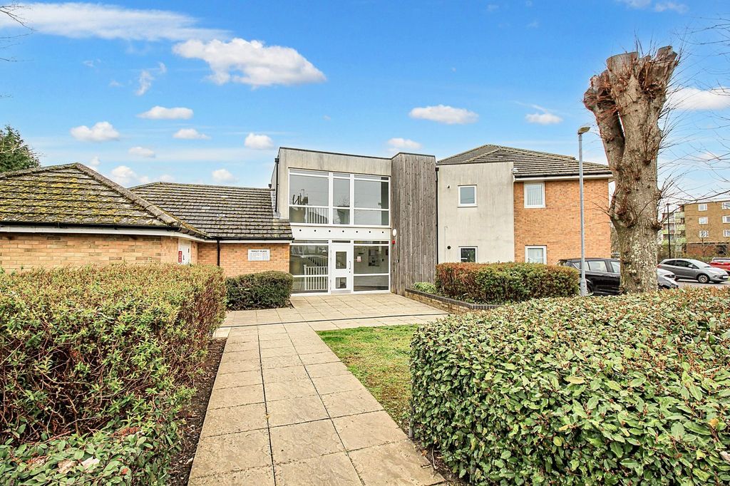 Property photo 1 of 11