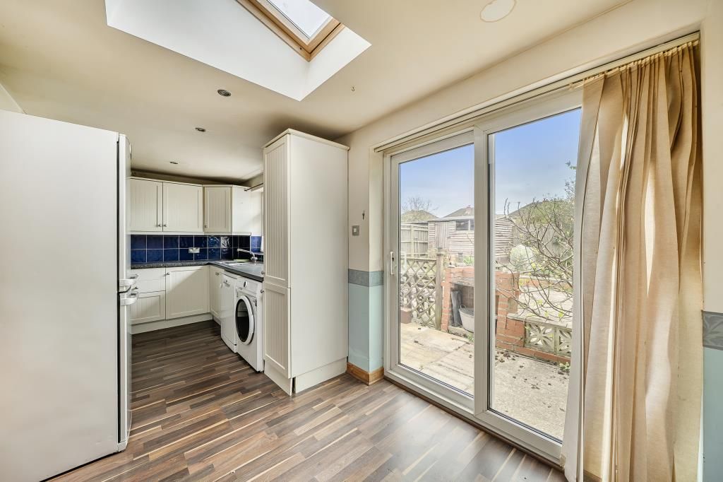 Property photo 3 of 20 Kitchen