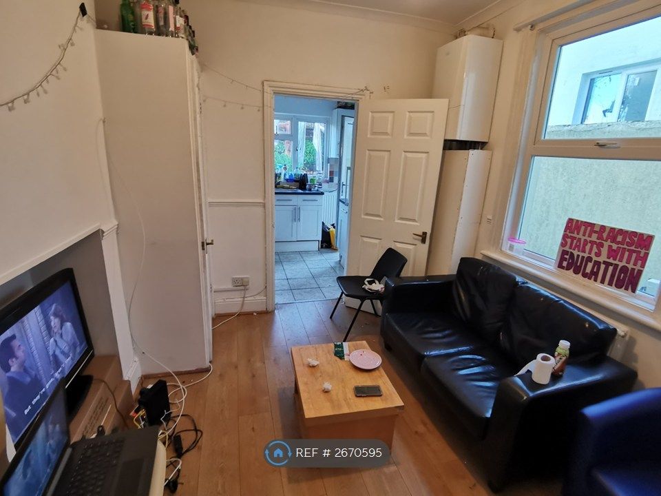 Property photo 3 of 11