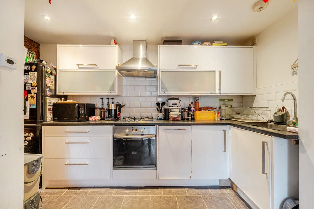 Property photo 2 of 22 Picture No. 15