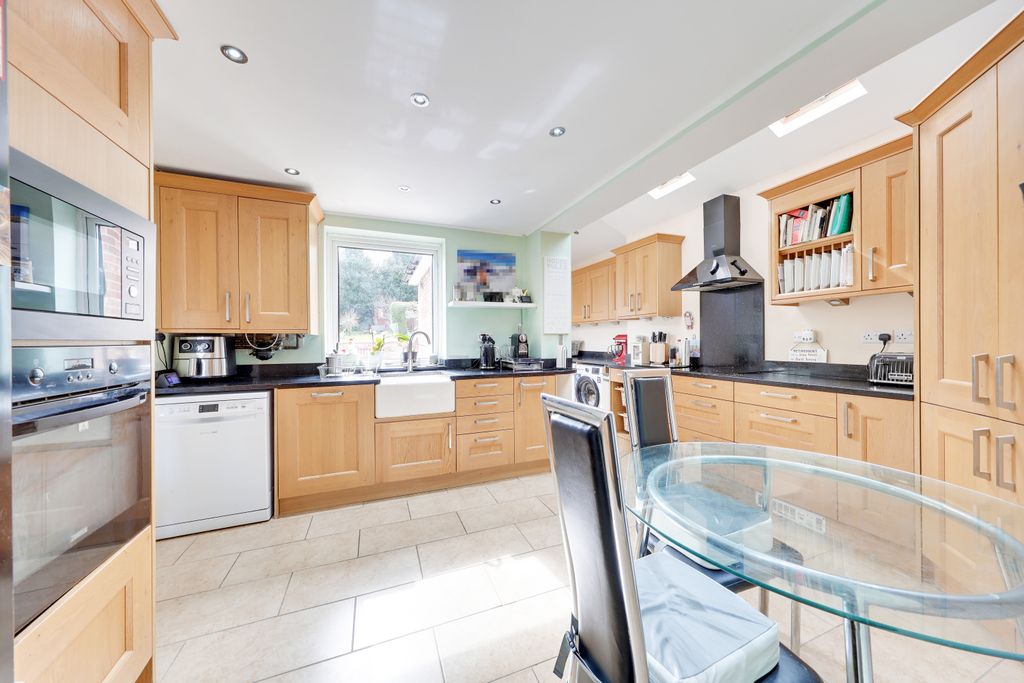 Property photo 2 of 23