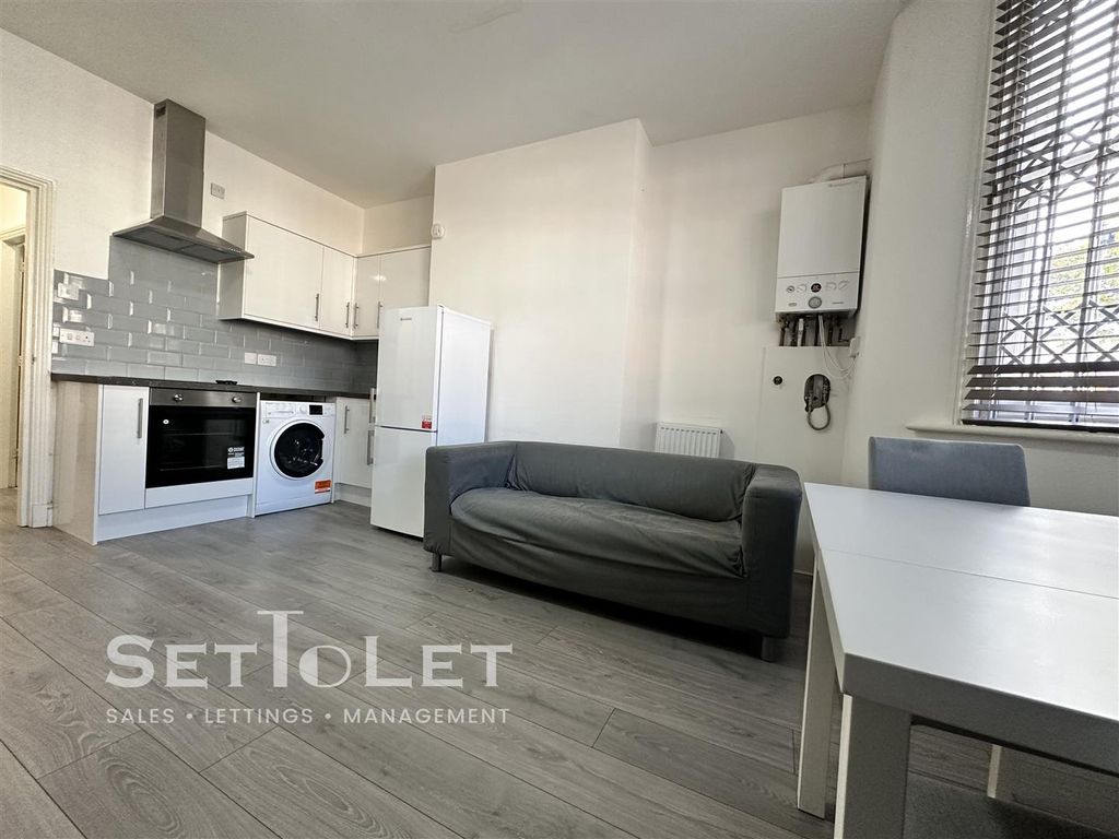 Property photo 2 of 7 Img_1464.Jpg