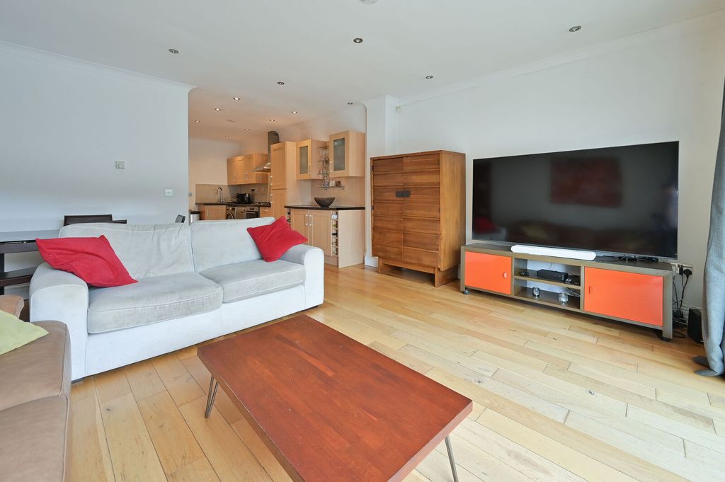 Property photo 2 of 17