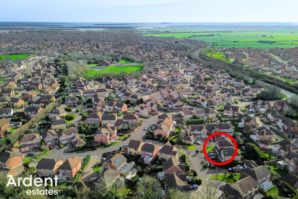 Property photo 2 of 27