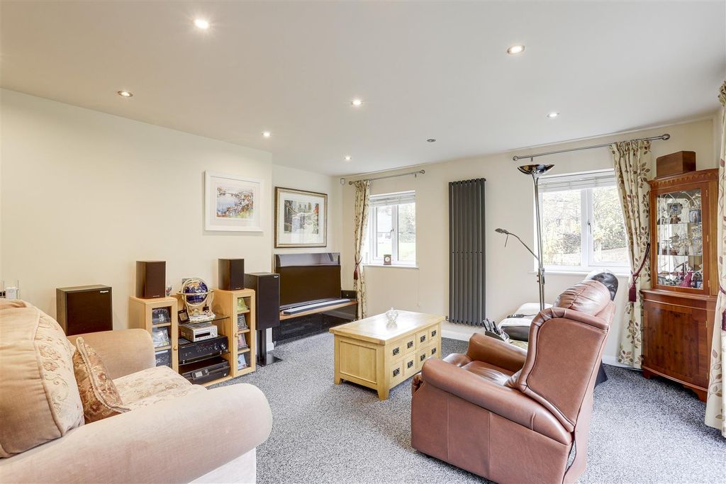 Property photo 3 of 28 17.Jpg