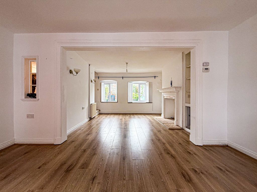 Property photo 2 of 15 3401754