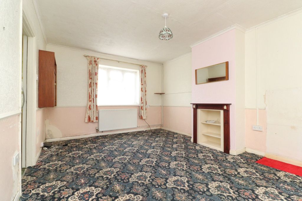 Property photo 3 of 12 Picture 3