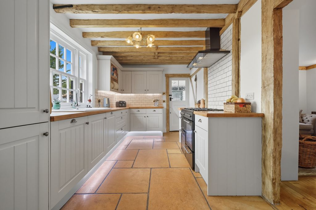 Property photo 3 of 28 Kitchen/Diner