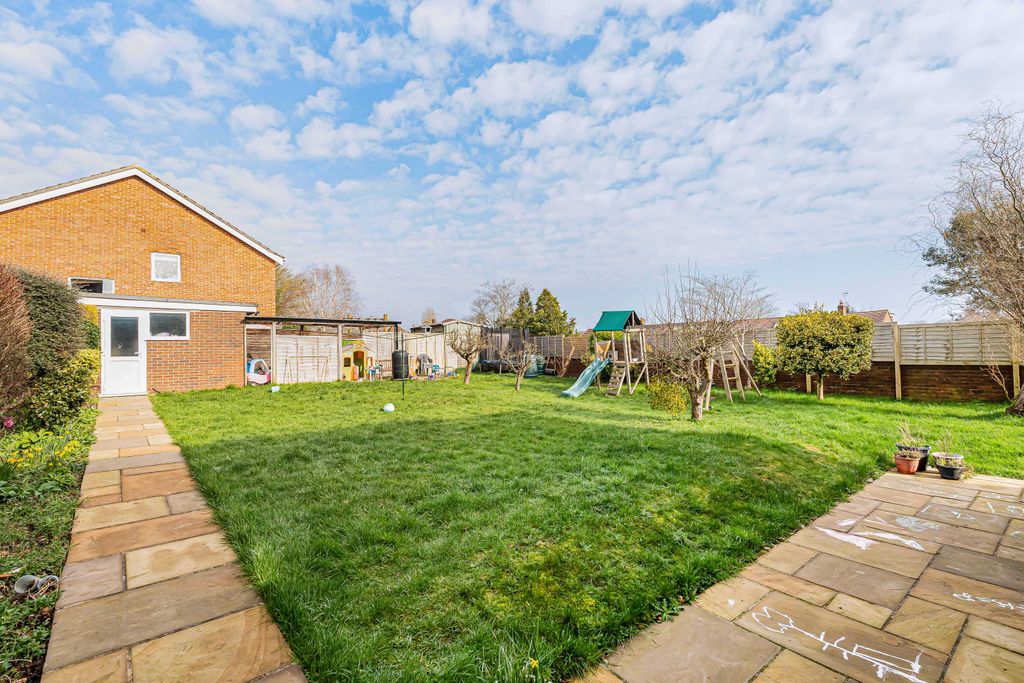 Additional image 17 of 4 bed link detached house for saleMoggs Mead, Petersfield, Hampshire GU31