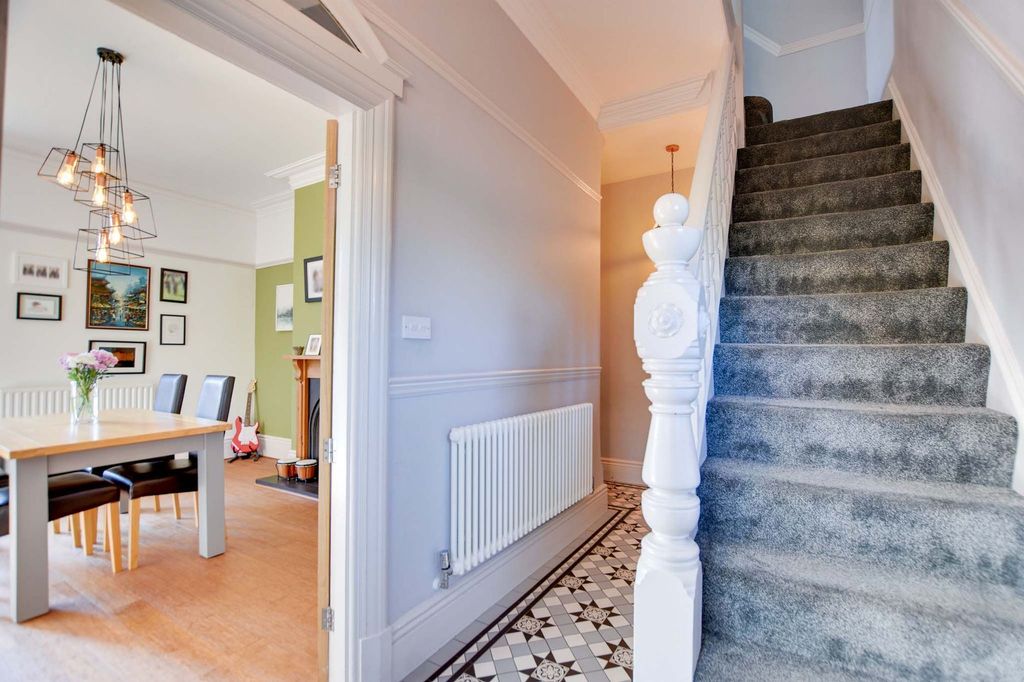 Property photo 3 of 40