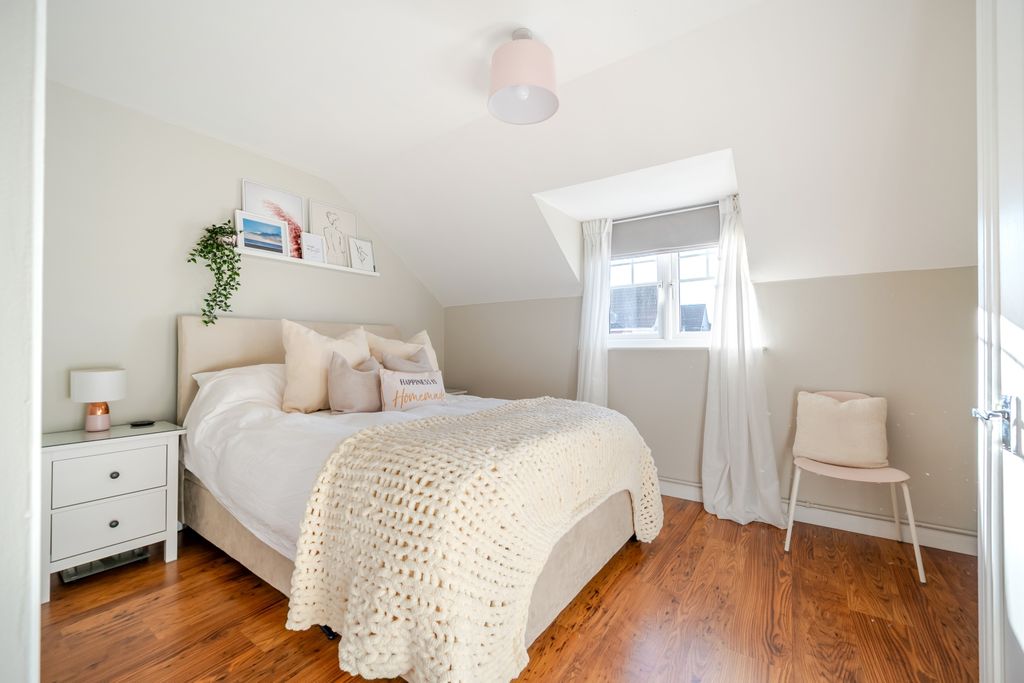 Property photo 2 of 13 Bedroom