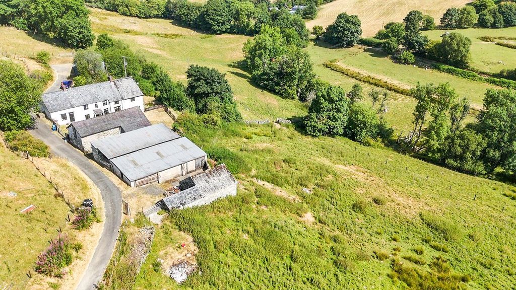 Property photo 1 of 31 Hay Barn &amp; Lambing Shed