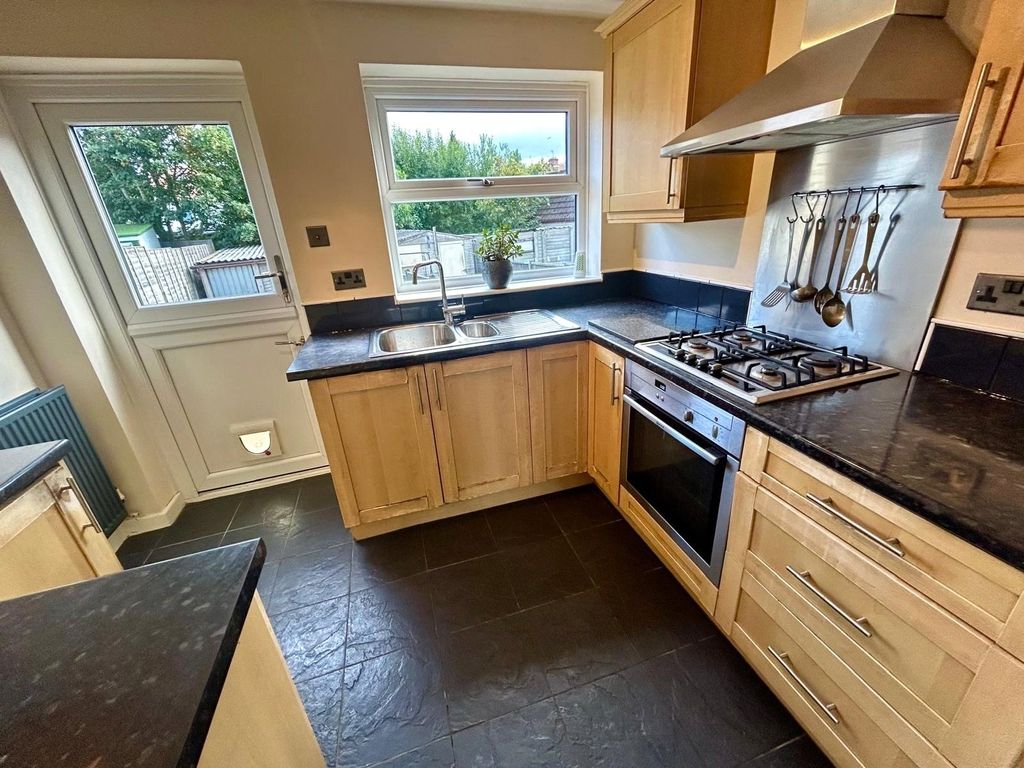 Property photo 2 of 13 Picture No. 22