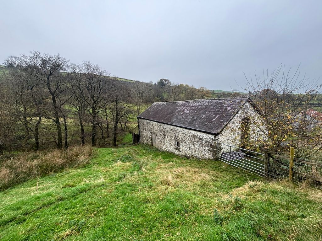 Property photo 3 of 12